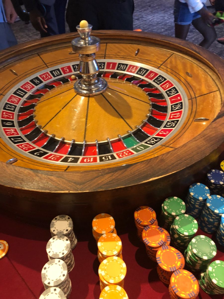 Casino Hipster کھلاڑیوں کے لیے لائیو کیسینو سیکشن